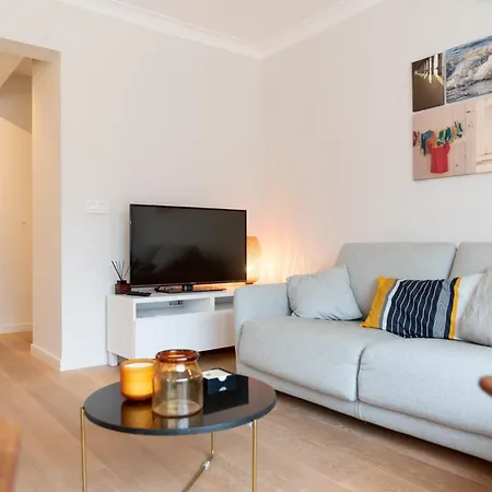 アパート Modern With Large Terrace Close To The Sea オステンド