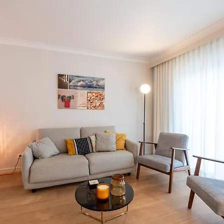 Modern With Large Terrace Close To The Sea アパート