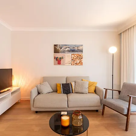 アパート Modern With Large Terrace Close To The Sea