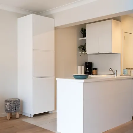 Modern With Large Terrace Close To The Sea アパート *